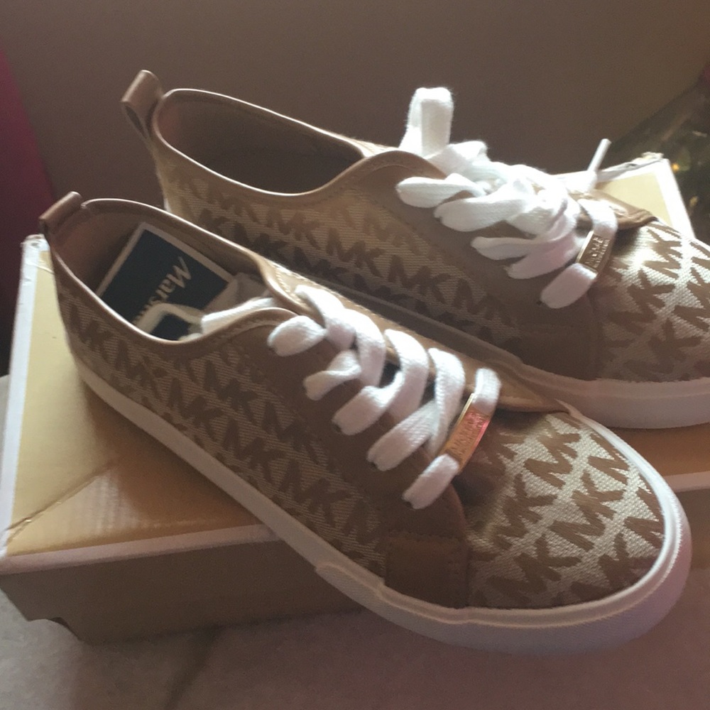 Michael Kirs Ashanti Sneakers